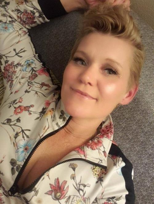Ismaham, 23, Marstrand, Svenska Police woman